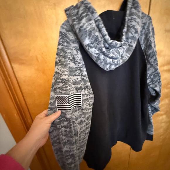 Ariat Patriot Hoodie - Picture 8 of 8